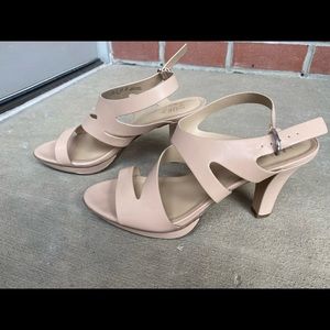 Nude Naturalizer 3 inch Heels Size 9.5